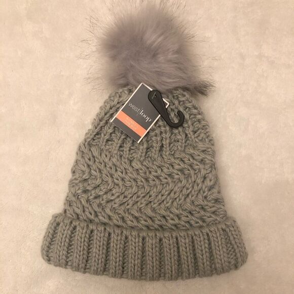 West Loop Women’s Gray Knitted Pom Pom Beanie - Picture 1 of 6